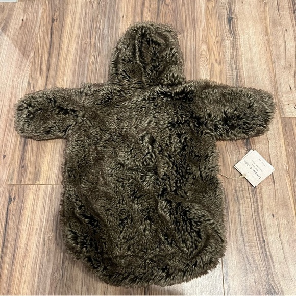 NWT London & Cole Pom Pom bunting faux fur suit - Picture 3 of 9